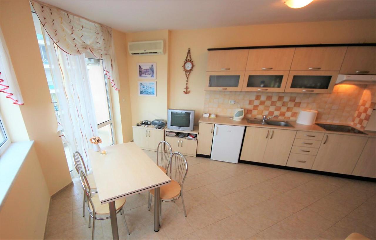 Menada Apartments In Karolina Sunny Beach Buitenkant foto