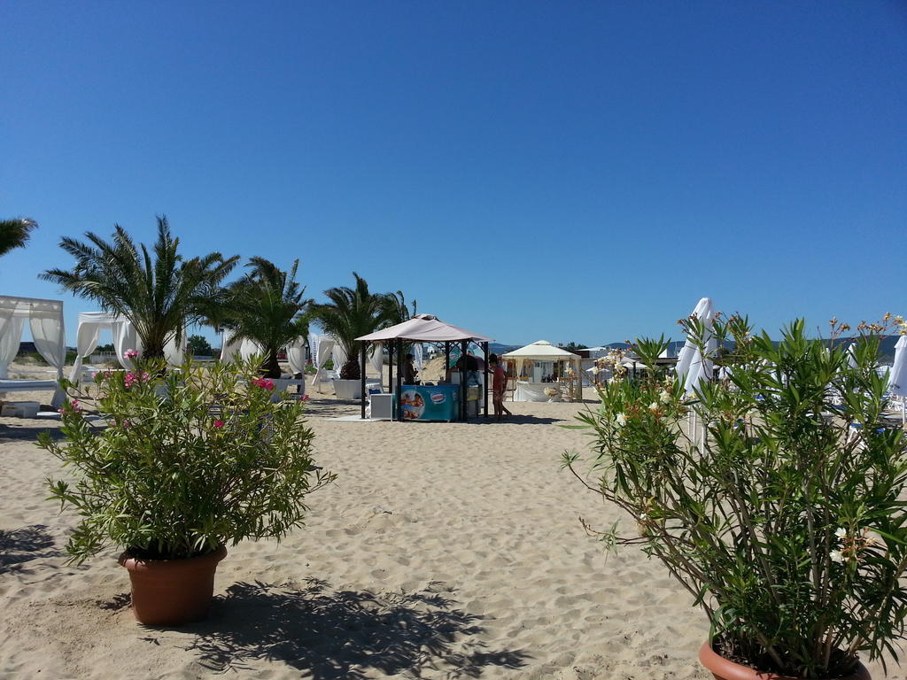 Menada Apartments In Karolina Sunny Beach Buitenkant foto